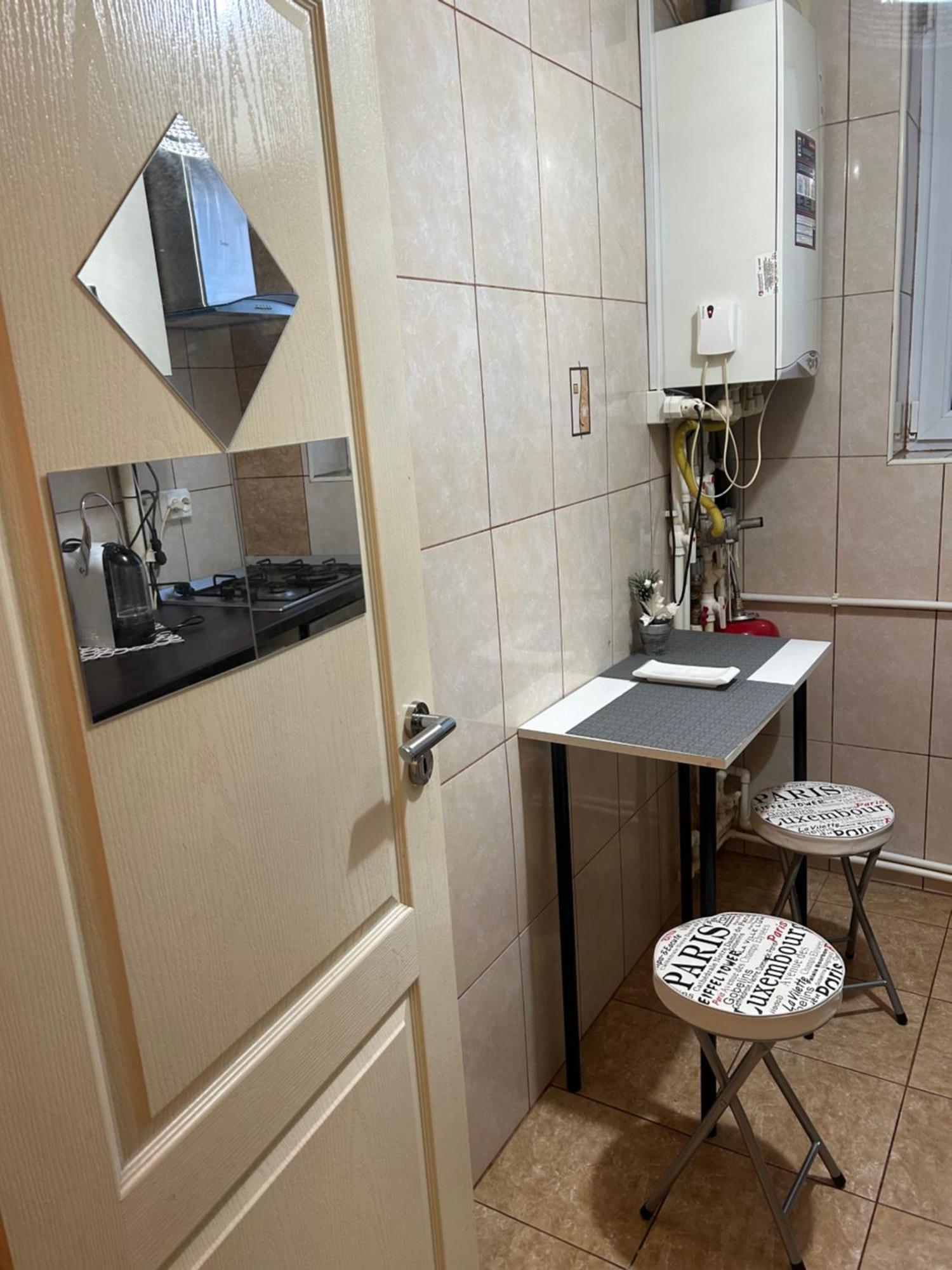 Little Paris Gare Du Nord Apartment Bucharest Luaran gambar