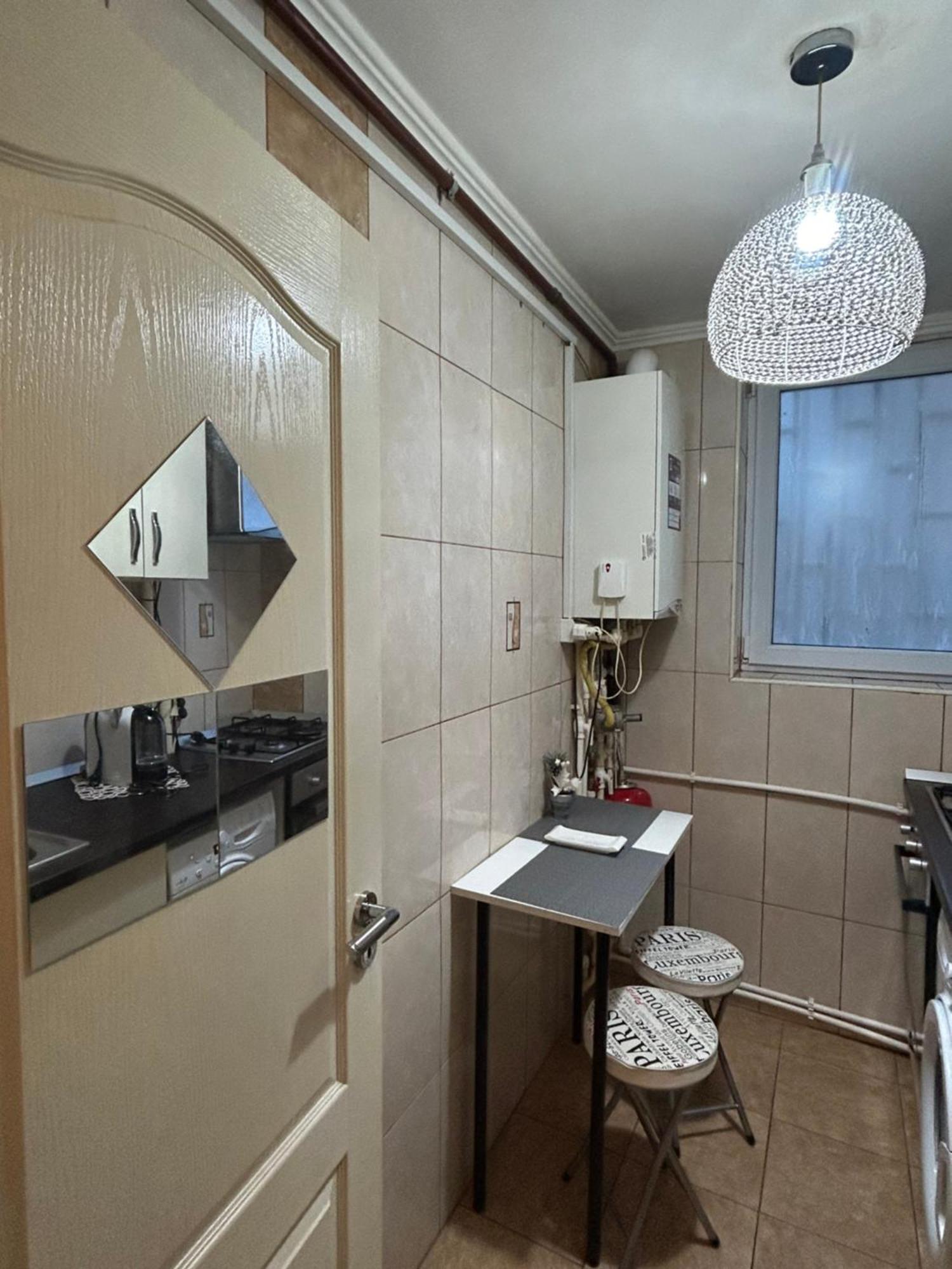Little Paris Gare Du Nord Apartment Bucharest Luaran gambar